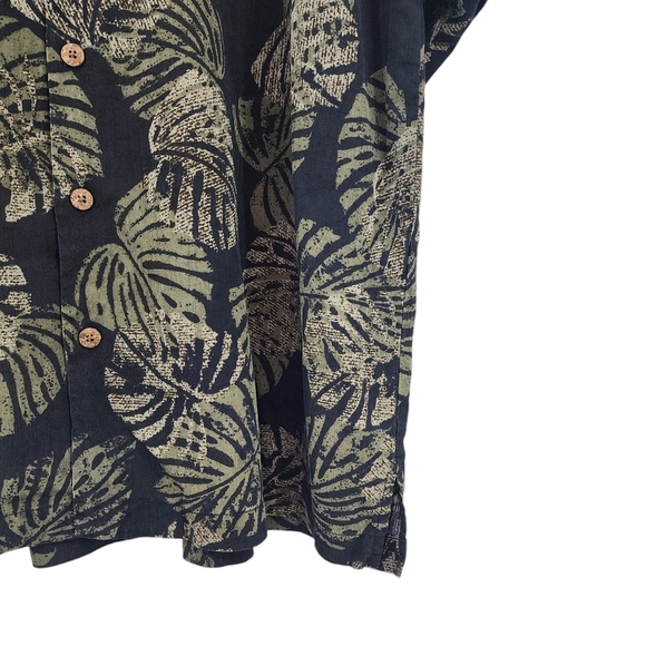 Tommy Bahama Men's 100% Silk Tropical Print Button Down Shirt - XL - Picture 4 of 7